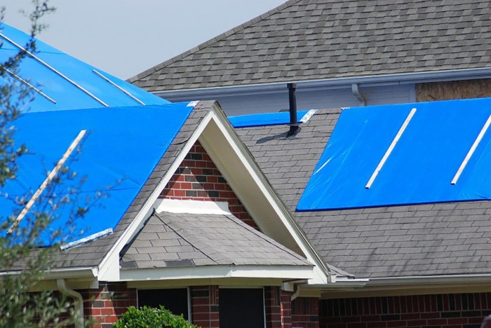 Waterproof Tarps as Temporary Roofing Solutions