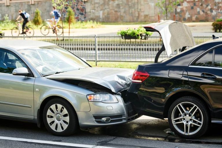 Deal With Insurance Adjusters After a Car Accident